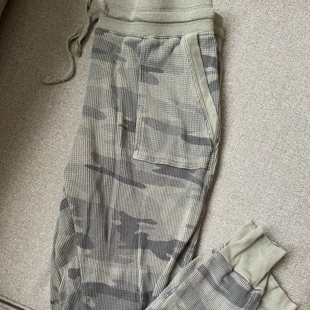 Splendid Camo Waffle Knit Joggers